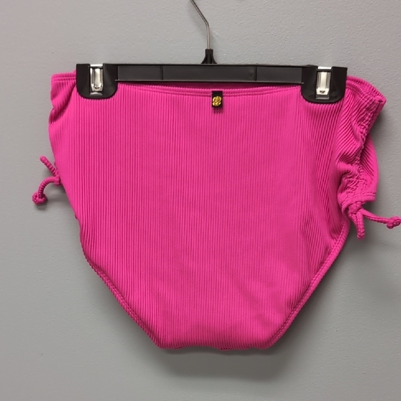 NWT La Vie en Rose Vibrant Pink Bikini Bottom. Size Medium - Picture 3 of 4